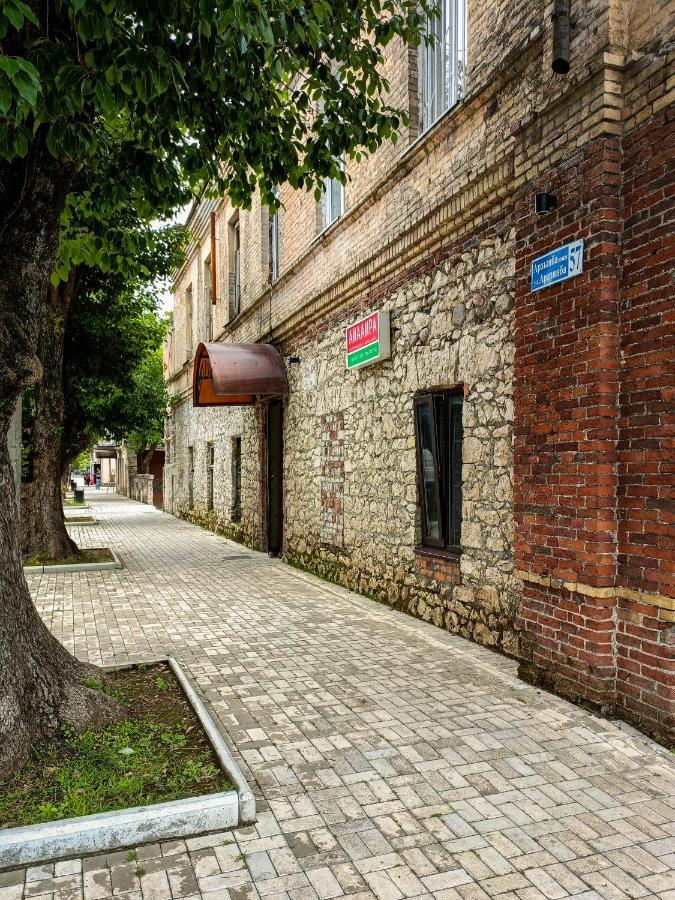 Мини-Отель В Центре Сухума - Аиааира Sohum Dış mekan fotoğraf